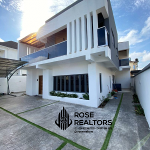 Luxurious 5 Bedroom Detached Duplex At Chevron